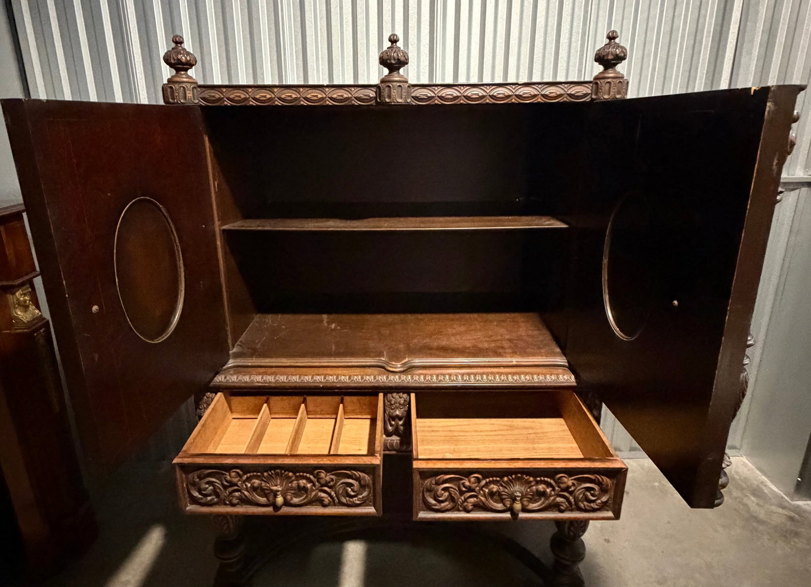 Carved Baroque Style Sideboard Cabinet - 3