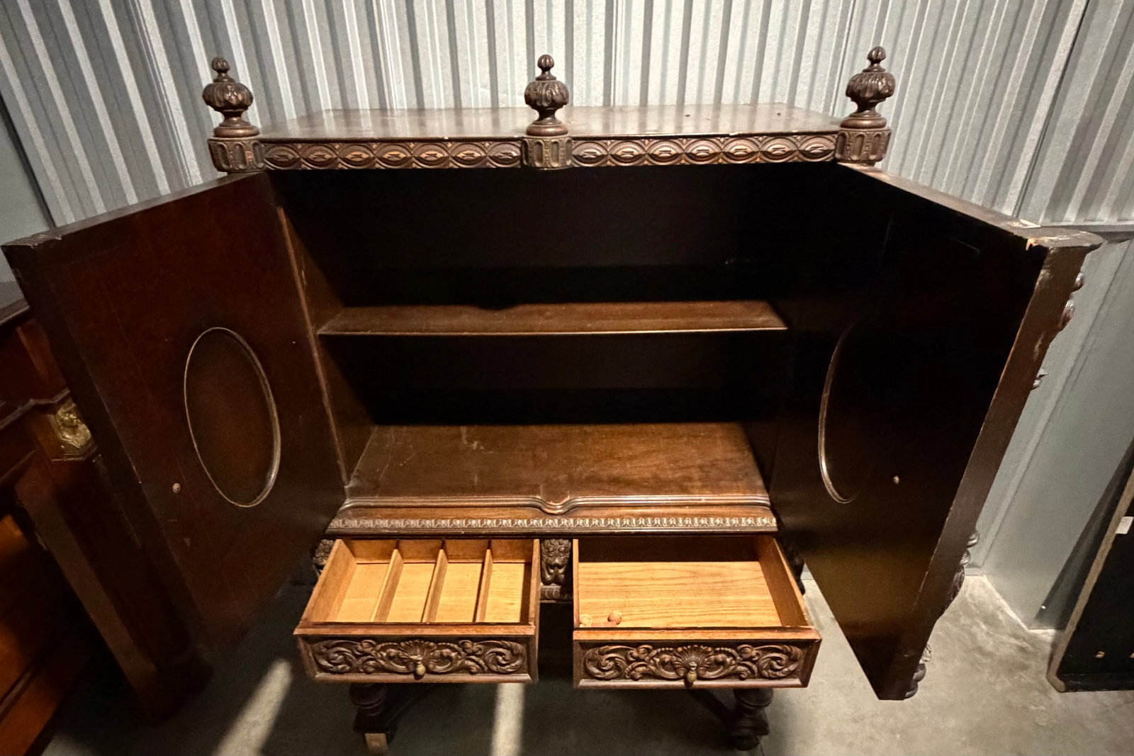 Carved Baroque Style Sideboard Cabinet - 4