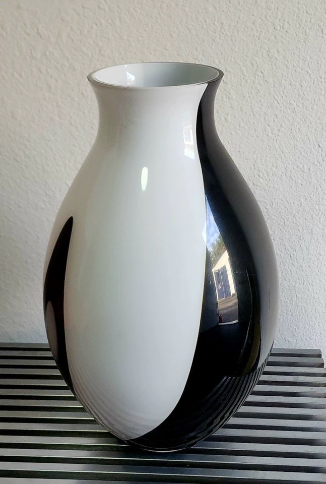 Vintage Danish modern large art glass table/floor vase w/ powerful black & white abstract design.: Vintage Danish modern large art glass table/floor vase w/ powerful black & white abstract design. Reserve: $500.00 Shipping: Domestic: Shipping rates are determined by destination International: Forei