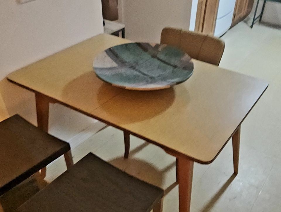 Hale Company Vintage Mid-Century Modern wood dining table w/ classic laminated top 47L x 32W x 30H: The table is an excellent condition. Any minor wear and tear is consistent with age. The top is as close to perfect as you can get. Please be aware there are no leafs for the table. Reserve: $300.00 S