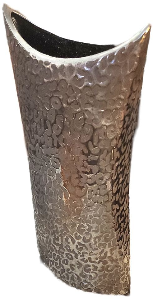 Vintage modern sculptural silver toned metal vase w/ embossed tessellated leopard pattern.15Hx7Wx3D (1 of 5)