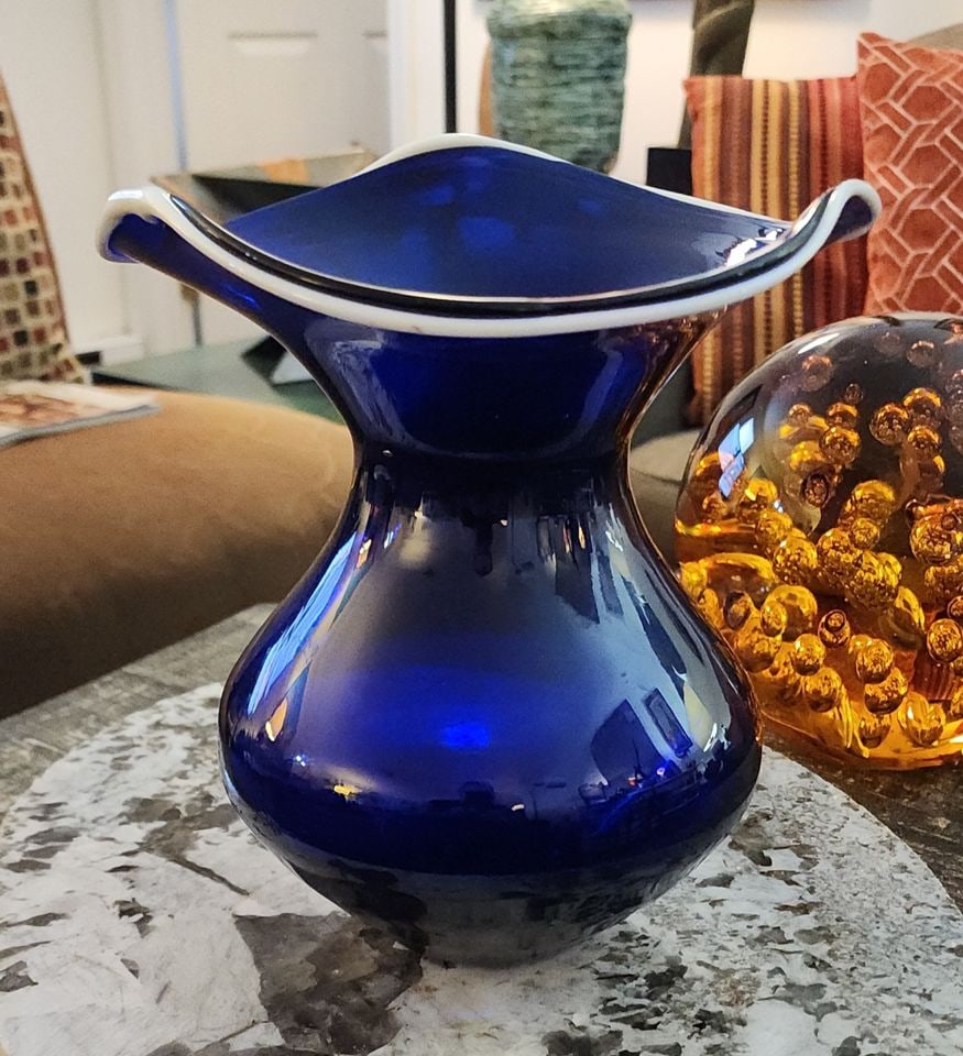 Striking Mid-Century 8.5D x 9H Cobalt Blue Art Glass Sculptural Murano Vase w/ Elegant White Piping: This is a wonderful hand-blown piece with the Ponte mark on the bottom as pictured. Other vases from this Limited Edition are currently being offered online by luxury sellers for $395 and $375. Reserv