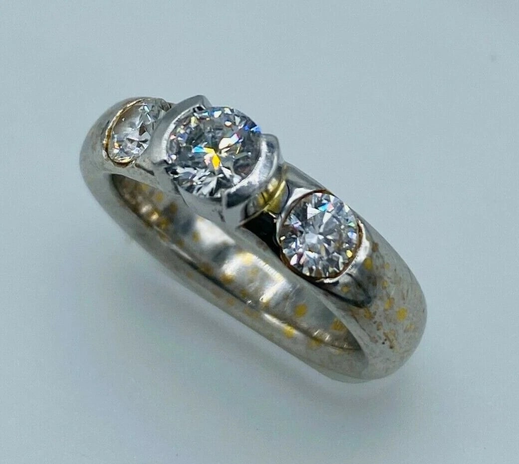 18K Gold PLATINUM DIAMOND THREE STONE RING C.1970 VINTAGE STUNNING - 4