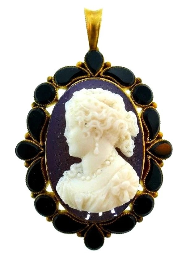 ANTIQUE 9k Yellow Gold, Onyx & Carnelian Cameo Pendant Circa 1841 - 2
