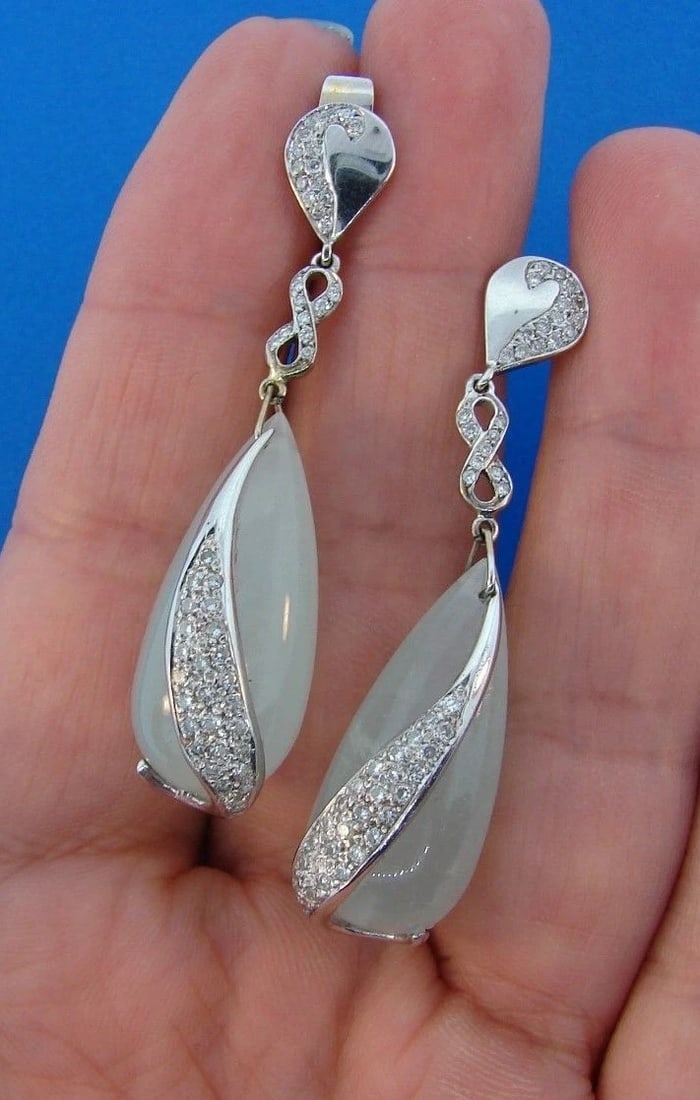 CHIC Suzanne Wilson 18k White Gold, Diamond & Chrysophrase Necklace & Earrings - 4