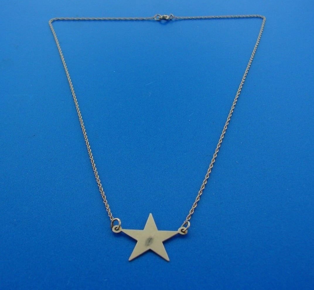 REACH FOR THE STARS Succo 14k Yellow Gold Star Necklace - 5