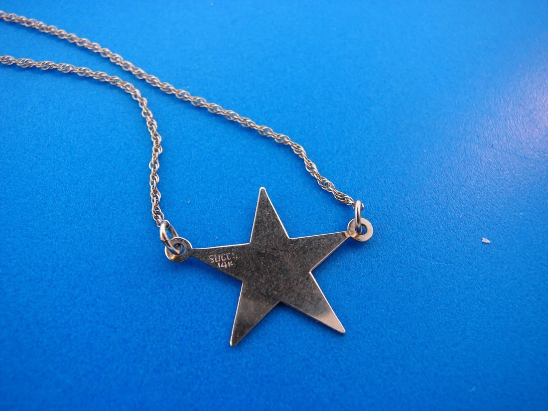 REACH FOR THE STARS Succo 14k Yellow Gold Star Necklace - 6
