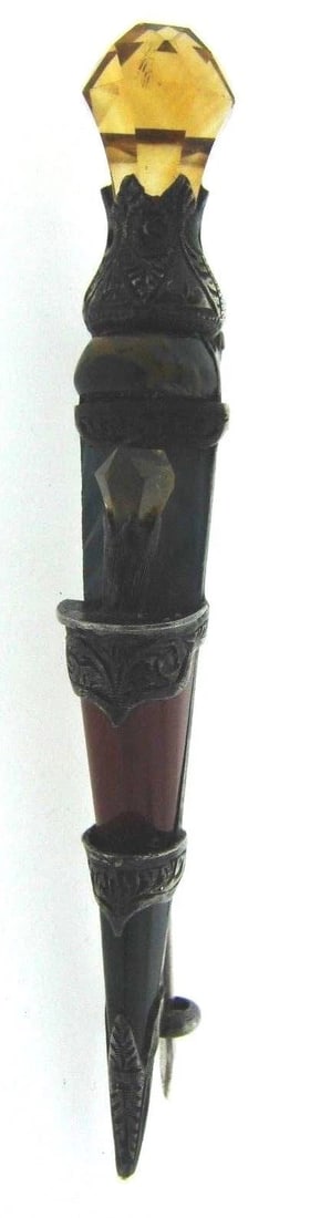 WOW Scottish Silver, Citrine, Carnelian & Bloodstone Brooch Circa 1900s: Title: WOW Scottish Silver, Citrine, Carnelian & Bloodstone Brooch Circa 1900s Description: DK Scottish Silver, Citrine, Bloodstone, Carnelian Pin Circa 1900s· Wonderful pin that are a necessity