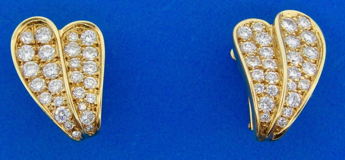 1970s French 18k Yellow Gold Diamond Leaf Earrings - 3