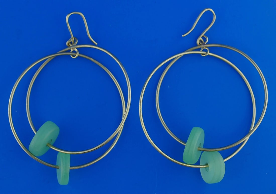 L. FRANK 22K YELLOW GOLD GREEN GLASS STONE DOUBLE HOOP EARRINGS C.1980 - 3