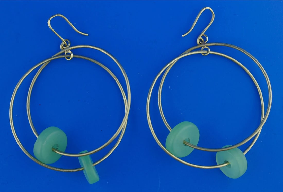 L. FRANK 22K YELLOW GOLD GREEN GLASS STONE DOUBLE HOOP EARRINGS C.1980 - 6