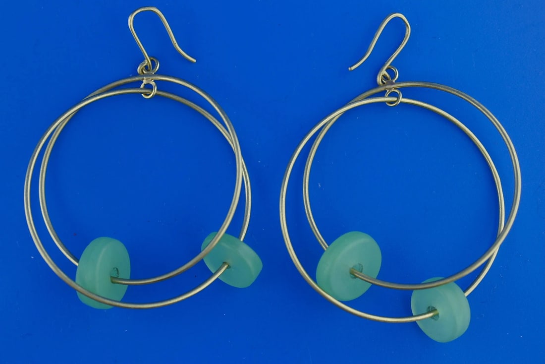 L. FRANK 22K YELLOW GOLD GREEN GLASS STONE DOUBLE HOOP EARRINGS C.1980 - 7