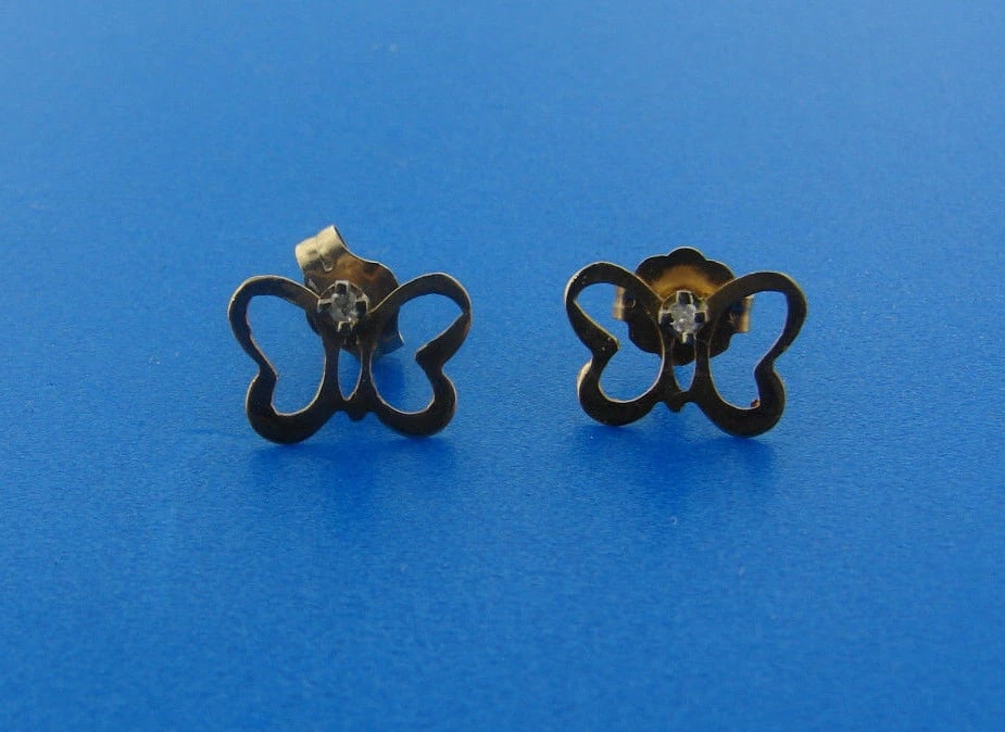 TINY ADORABLE 14 K YELLOW GOLD DIAMOND BUTTERFLY EARRINGS: Title: TINY ADORABLE 14 K YELLOW GOLD DIAMOND BUTTERFLY EARRINGS Description: Fine Jewelry, Arts & AntiquesPurveyors and Purchasers ofAntique and Estate Pieces N- EARRINGS 14K YELLOW GOLD DIAMOND