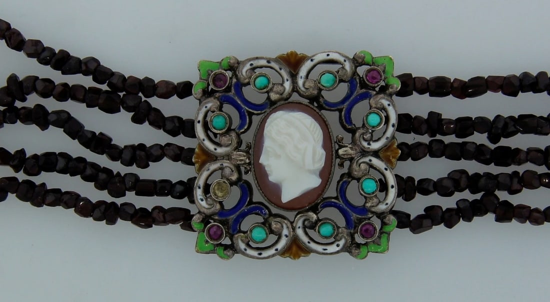Antique 3 CAMEO MEDALLIONS on 5-STRAND GARNET BEAD CHOKER NECKLACE - Rare! Chic! - 7