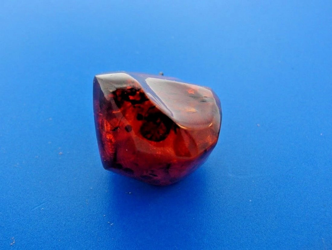 GORGEOUS Amber Pendant - 4