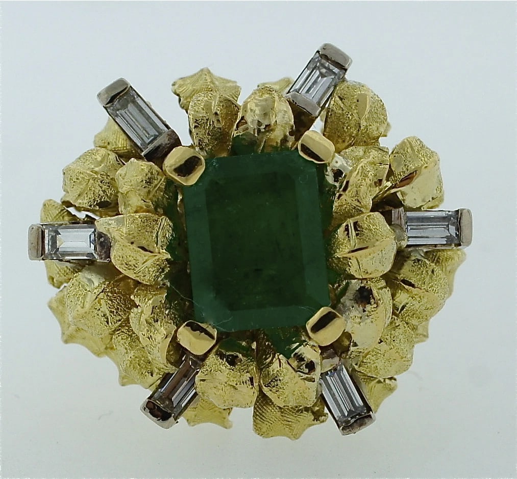 GORGEOUS 18K YELLOW GOLD NATURAL RUSSIAN EMERALD BAGUETTE DIAMOND COCKTAIL RING - 6