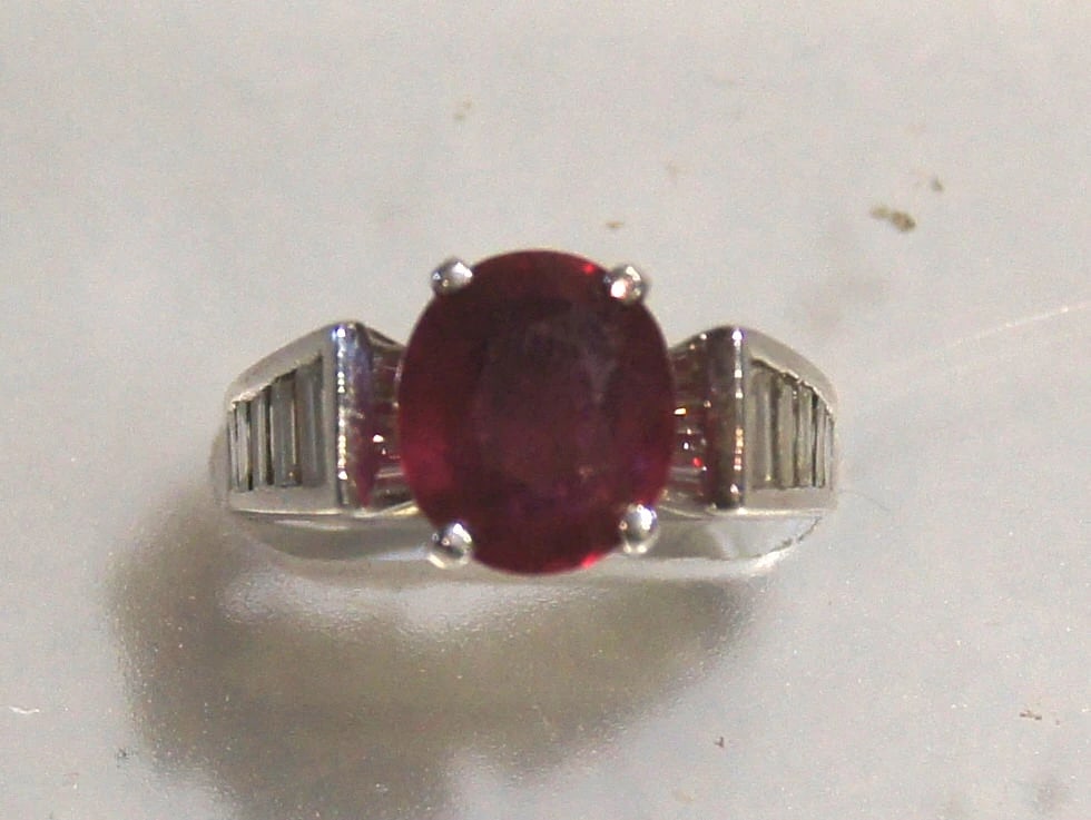 C.1960 VINTAGE Lab Grown RUBY DIAMOND 18K WHITE GOLD RING BAGUETTE STUNNING - 11