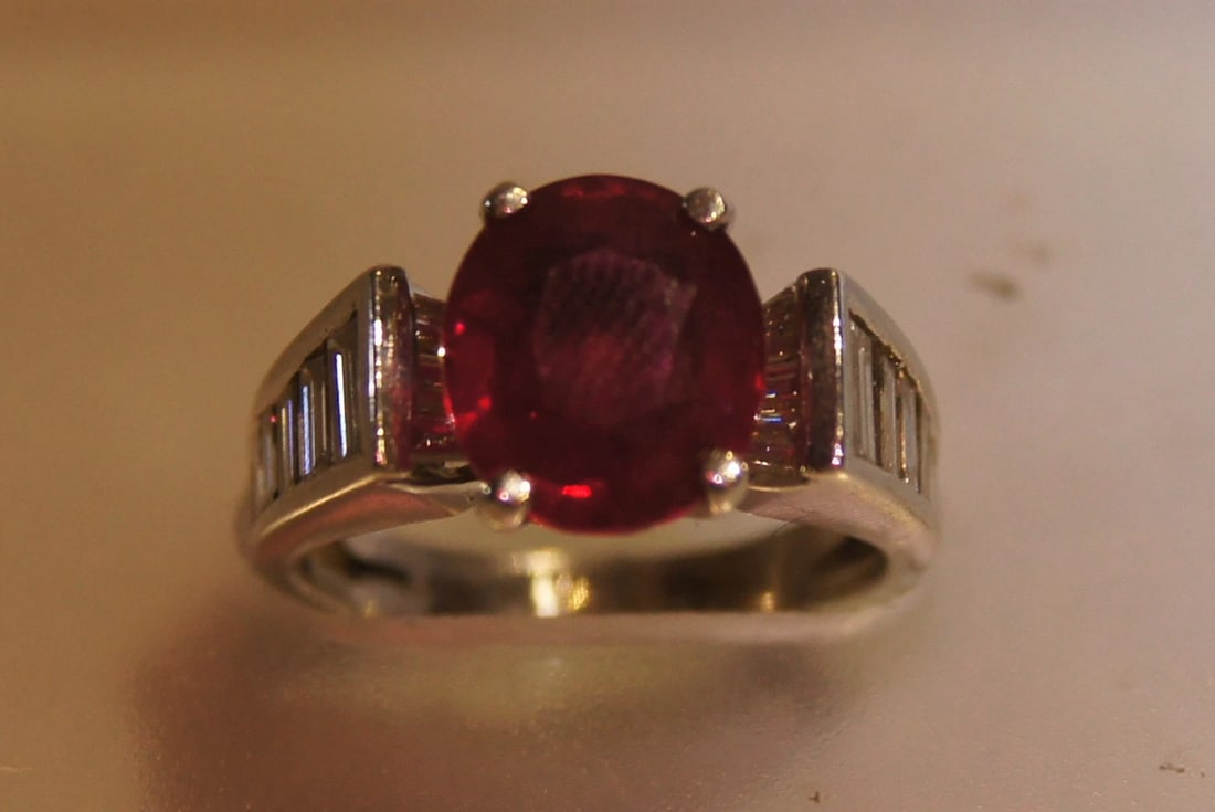 C.1960 VINTAGE Lab Grown RUBY DIAMOND 18K WHITE GOLD RING BAGUETTE STUNNING - 12