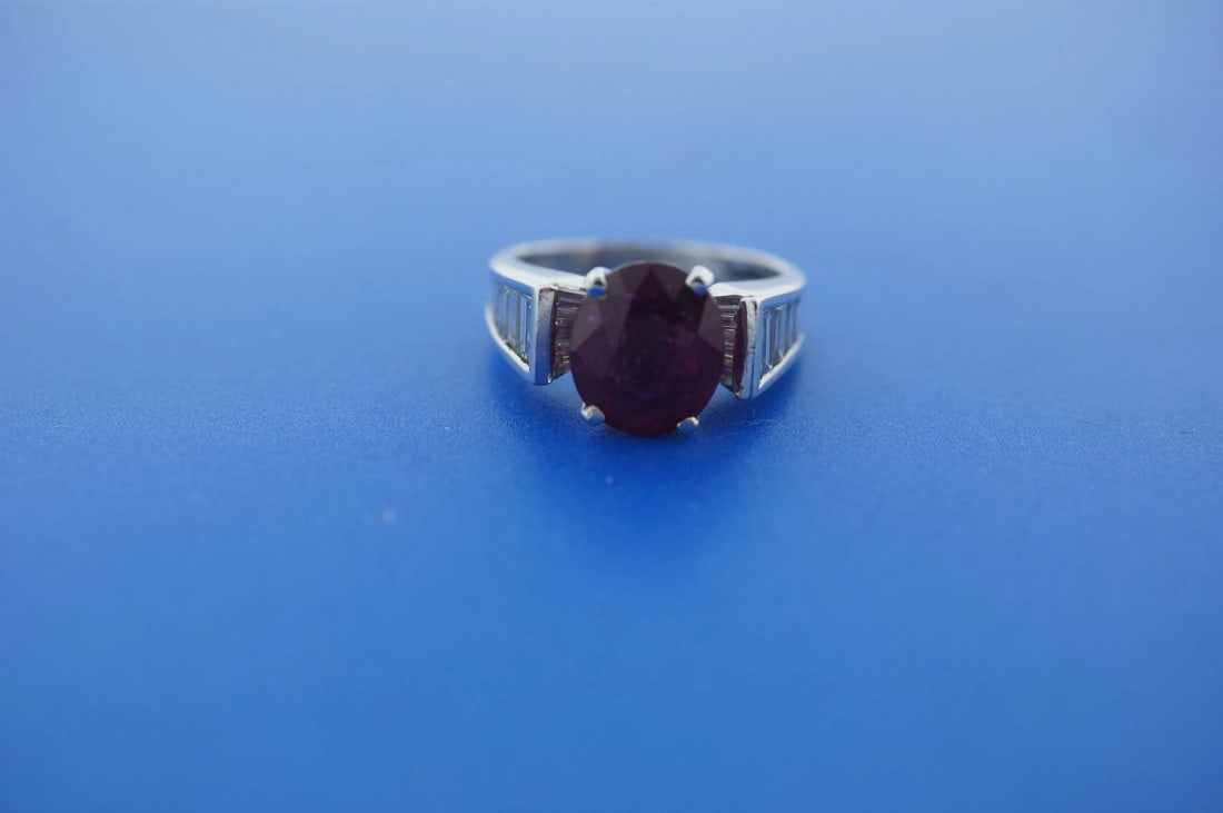 C.1960 VINTAGE Lab Grown RUBY DIAMOND 18K WHITE GOLD RING BAGUETTE STUNNING - 7