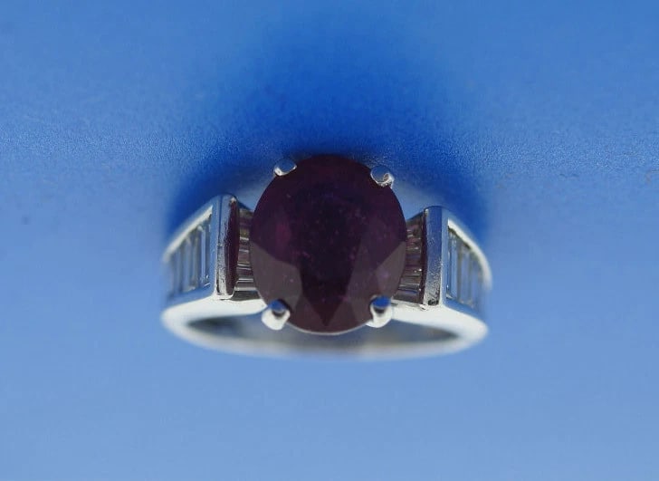 C.1960 VINTAGE Lab Grown RUBY DIAMOND 18K WHITE GOLD RING BAGUETTE STUNNING - 9