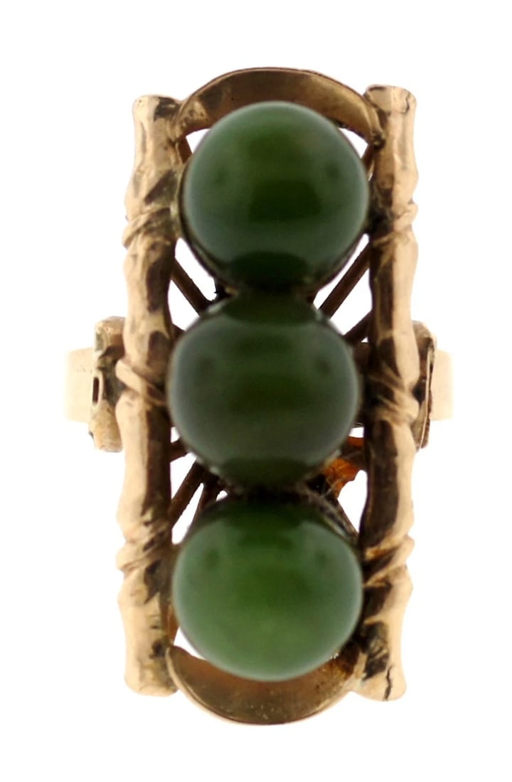 CHIC 14k Yellow Gold & Jade Ring Circa 1950!: Title: CHIC 14k Yellow Gold & Jade Ring Circa 1950! Description: Fine Jewelry, Arts & AntiquesPurveyors and Purchasers ofAntique and Estate Pieces, DK 14k Yellow Gold & Jade Ring!This unique and