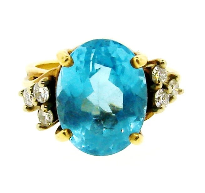 STUNNING 14k Yellow Gold, Blue Topaz & Diamond Ring Circa 1980s! - 2