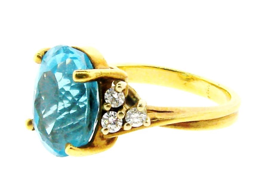 STUNNING 14k Yellow Gold, Blue Topaz & Diamond Ring Circa 1980s! - 3