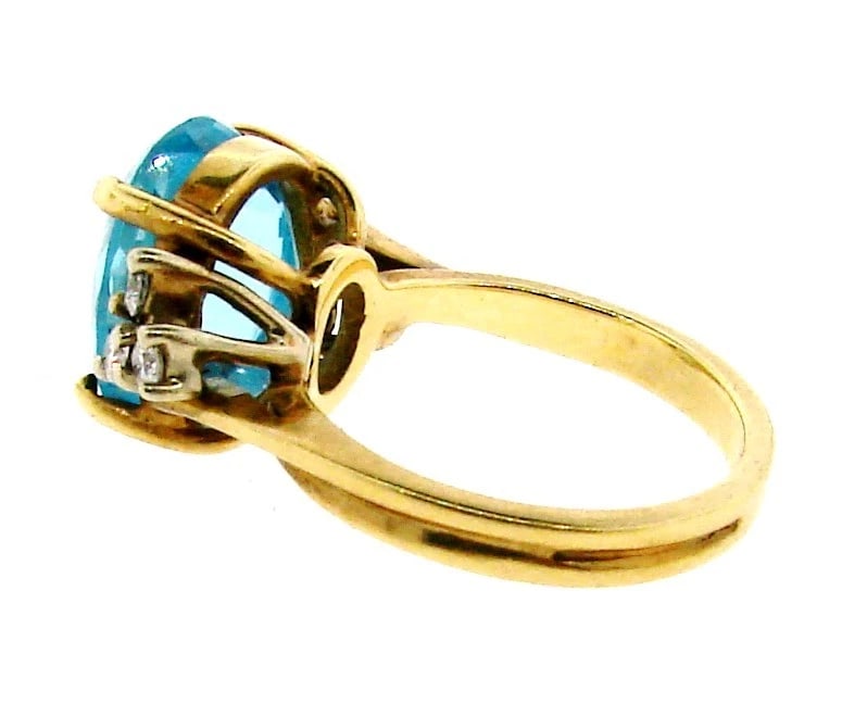 STUNNING 14k Yellow Gold, Blue Topaz & Diamond Ring Circa 1980s! - 4
