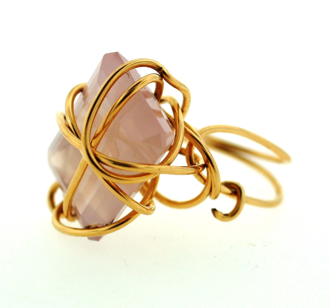 MODERN 14K YELLOW GOLD PINK QUARTZ STYLISH DESIGNER'S RING WOW COCKTAIL: Title: MODERN 14K YELLOW GOLD PINK QUARTZ STYLISH DESIGNER'S RING WOW COCKTAIL Description: Fine Jewelry, Arts & AntiquesPurveyors and Purchasers ofAntique and Estate Pieces, N-AOO MODERN STYLISH IN V