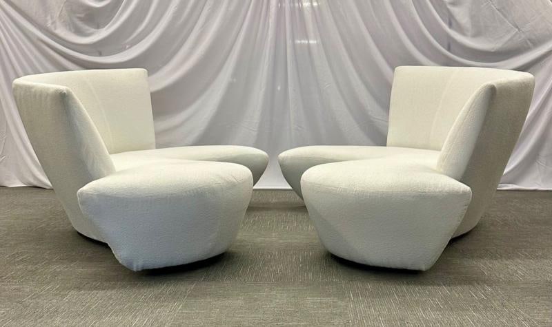 Pair of Mid-Century Modern Organic Vladimir Kagan Bilbao Sofas, White Boucle - 2