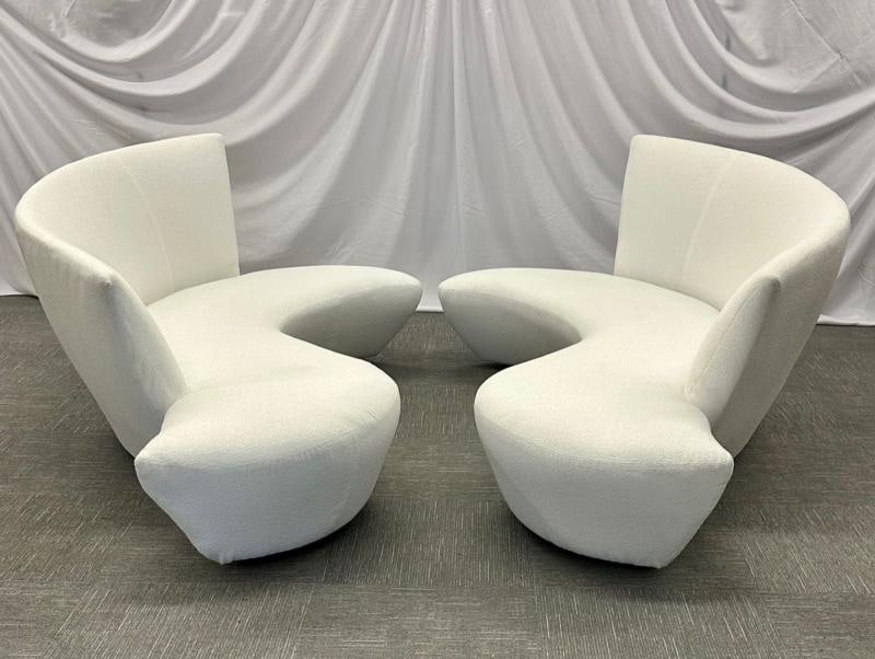 Pair of Mid-Century Modern Organic Vladimir Kagan Bilbao Sofas, White Boucle - 4