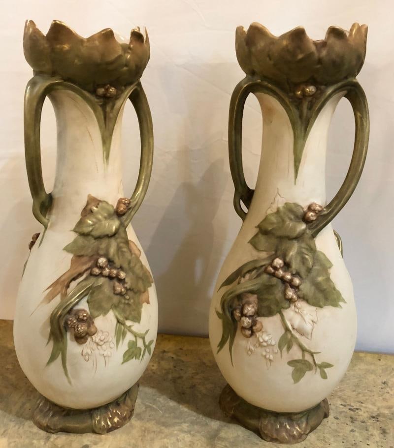 Pair of Royal Dux Flower Vases or Centerpieces, Art Nouveau Era - 3