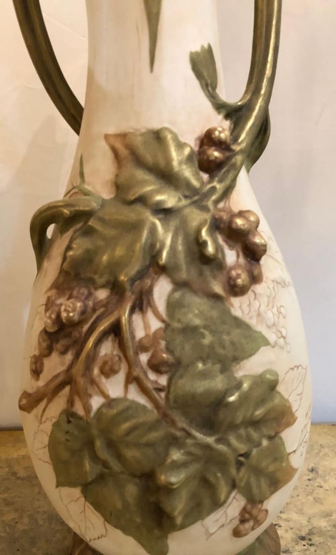 Pair of Royal Dux Flower Vases or Centerpieces, Art Nouveau Era - 5