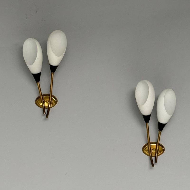 Italian Mid-Century Modern, Wall Sconces, Brass, Opaline Glass, Italy, 1950s - 4