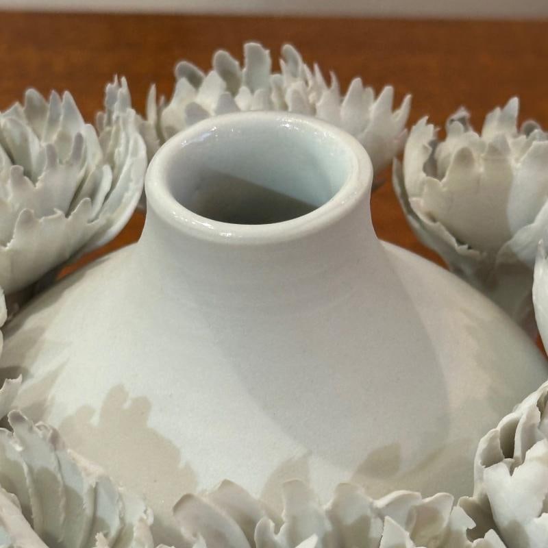 Chala Toprak, Contemporary, Modern Sculpture, Flower Vase, Porcelain, 2023 - 6
