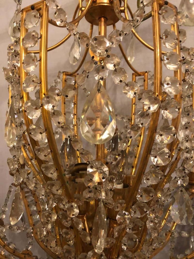 Fine Cut Crystal and Gilt Bronze Neoclassical Eighteen-Light Chandelier - 12