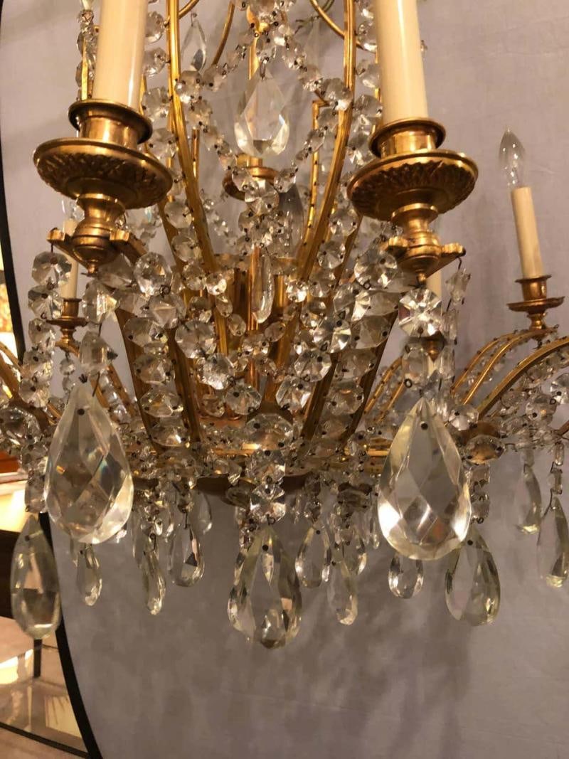 Fine Cut Crystal and Gilt Bronze Neoclassical Eighteen-Light Chandelier - 9