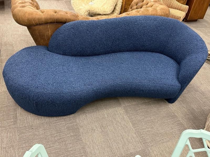 Mid-Century Modern Style Organic Form Kidney Shaped Cloud Sofa, Blue Boucle - 4