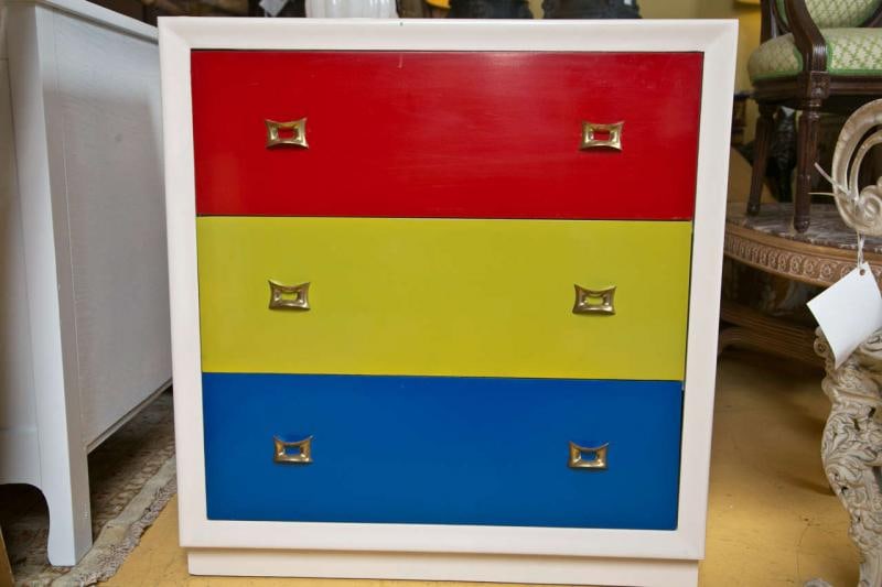 Pair of Mid-Century Modern Style Chests of Drawers / Commodes / Night Stands - 4