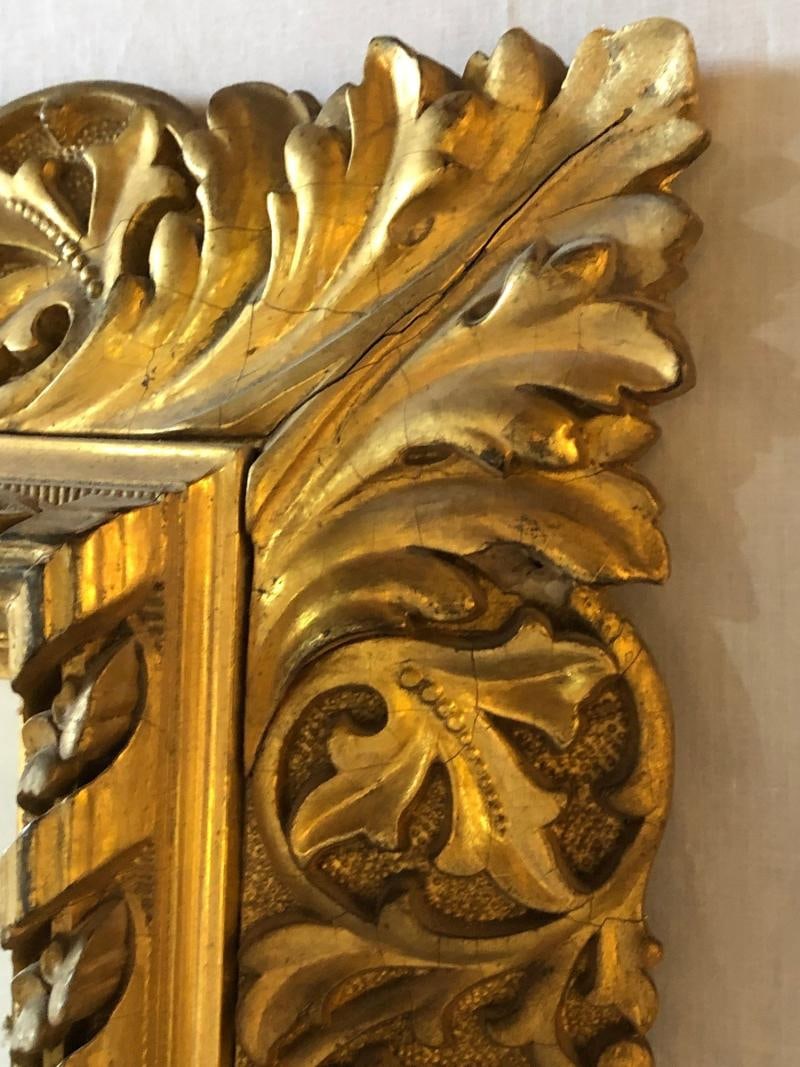 Antique 19th Century Fine Giltwood Mirror with Leaf Vine and Floral Carvings - 6
