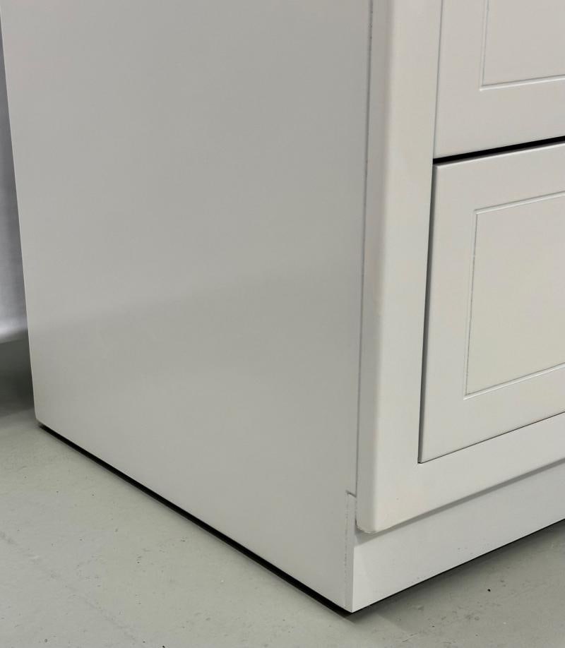Mid-Century Modern White Campaign Dresser / Chest of Drawers, America, Brass - 10