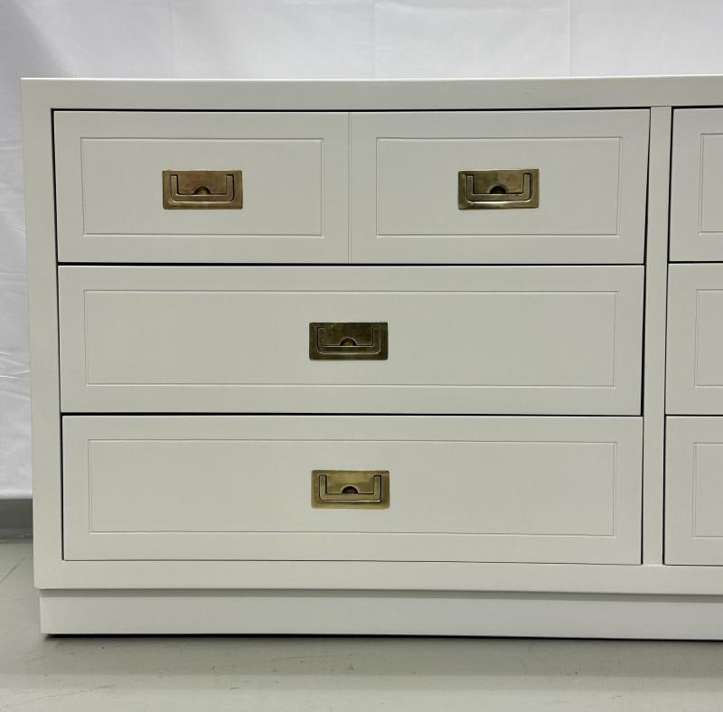 Mid-Century Modern White Campaign Dresser / Chest of Drawers, America, Brass - 6