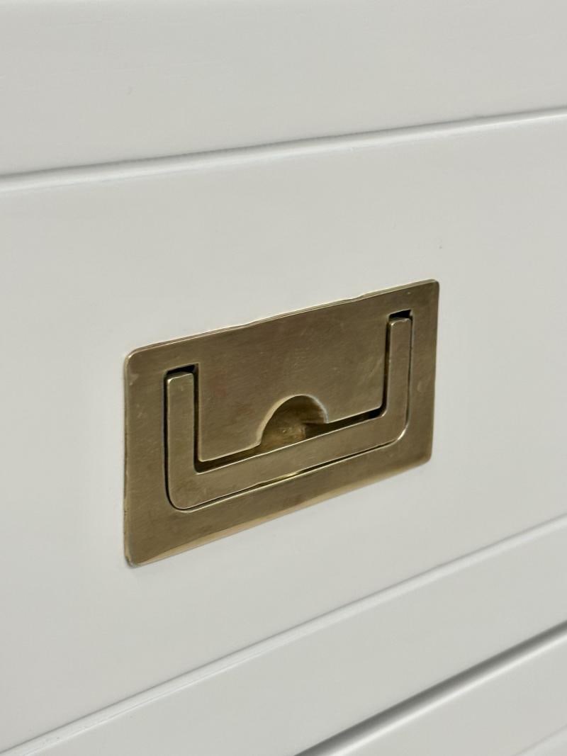 Mid-Century Modern White Campaign Dresser / Chest of Drawers, America, Brass - 7