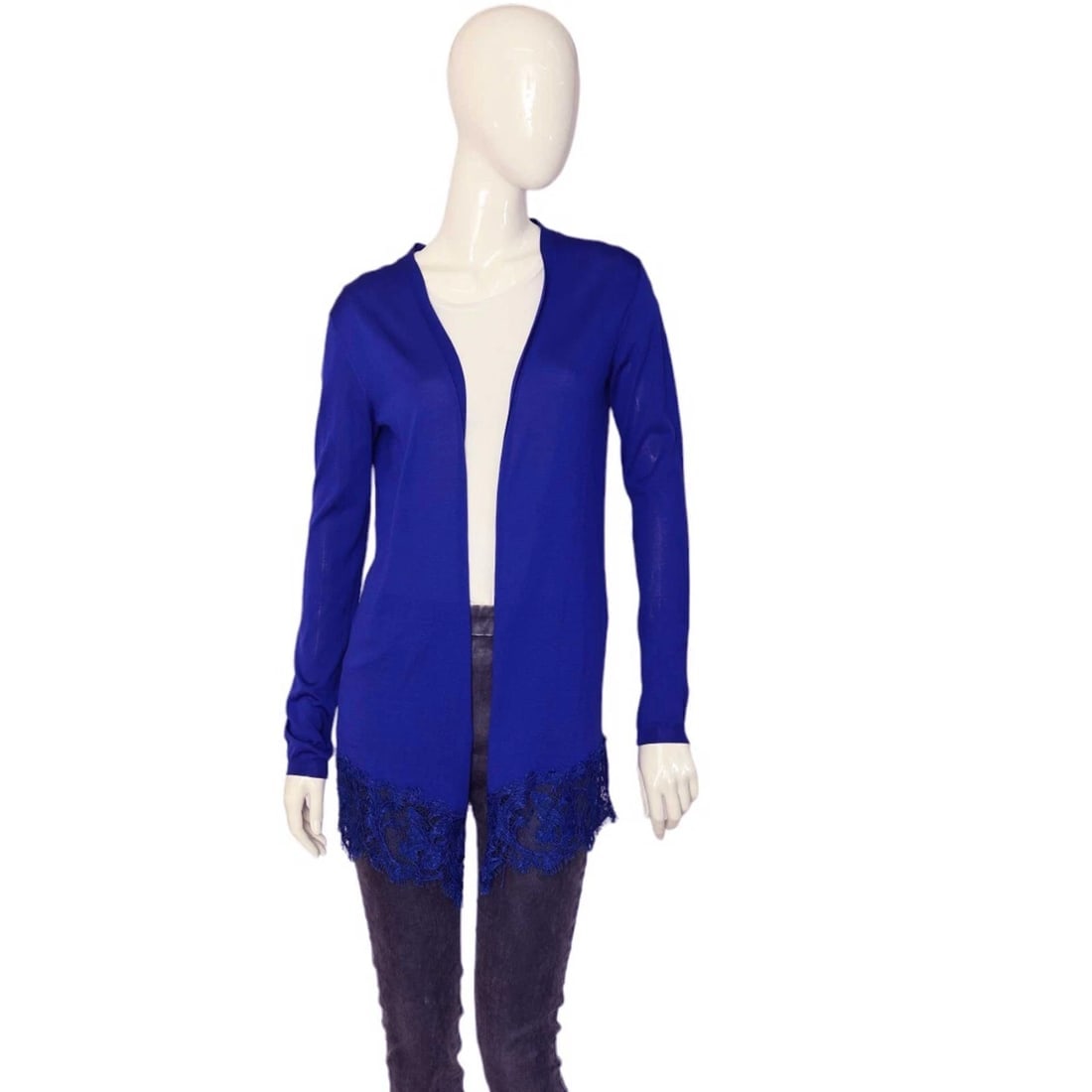 Emilio Pucci Blue Virgin Wool Knit & Lace Open front Cardigan Cardi: Title:Emilio Pucci Blue Virgin Wool Knit & Lace Open front Cardigan Cardi Description:Emilio Pucci Blue Virgin Wool Knit & Lace Open front Cardigan Cardi This Emilio Pucci cardigan is a wardrobe must