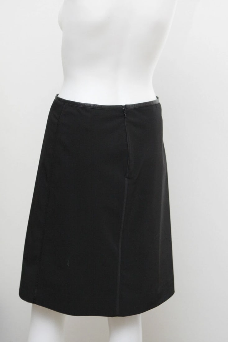 PRADA MADE IN ITALY SIZE 40 BLACK SKIRT PENCIL CLASSY LEATHER STYLISH BUSINESS - 4