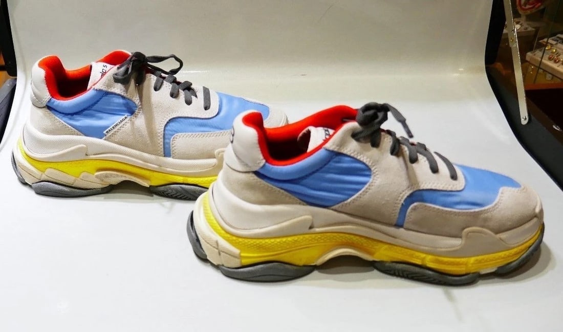 BALENCIAGA Triple S Size 38 Sneakers , Brand New - 4