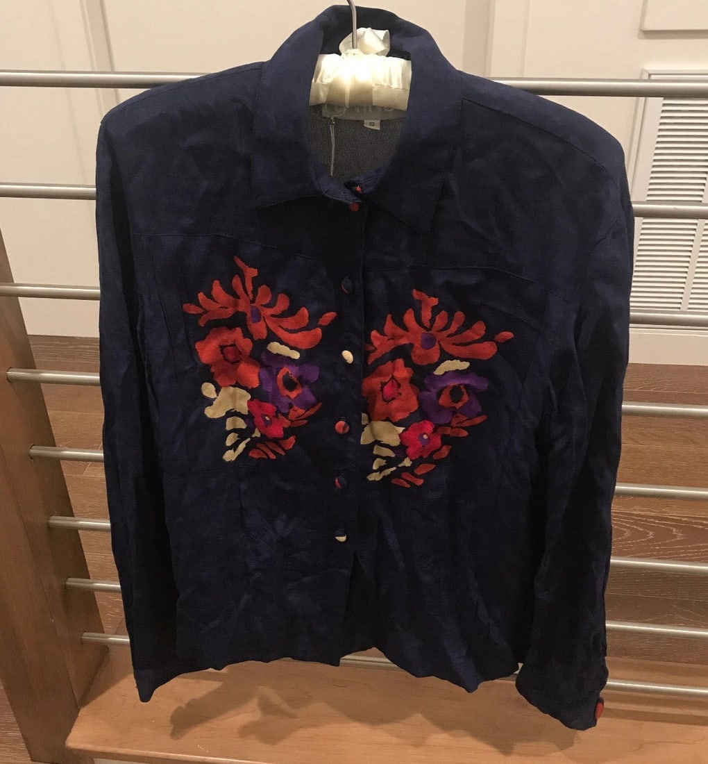 Vintage Dorothy Schoelen Platinum Violet Navy Red Orange Print Western Shirt: Title: Vintage Dorothy Schoelen Platinum Violet Navy Red Orange Print Western Shirt Description: American EstateFine Jewelry, Arts & Antiques Purveyors and Purchasers of Antique and Estate Pieces AK