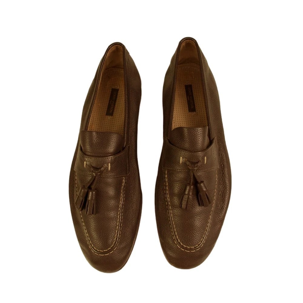 Louis Vuitton Men's Gray Taupe Leather Tassels Loafers Slip On Shoes size 7.5 M: Title:Louis Vuitton Men's Gray Taupe Leather Tassels Loafers Slip On Shoes size 7.5 M Description:Louis Vuitton Men's Gray Taupe Leather Tassels Loafers Slip On Shoes size 7.5 M This version of the