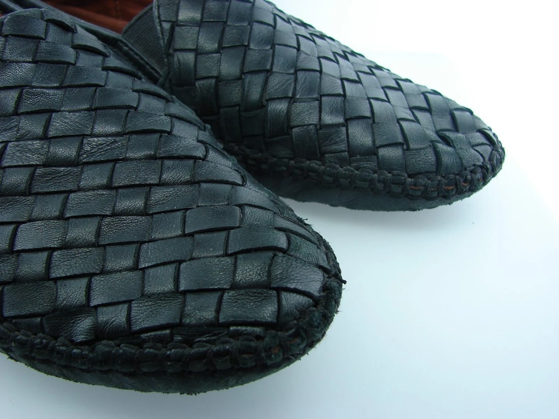 ROBERT ZUR BLACK LEATHER WOVEN STYLE FLATS SHOES COMFY MADE IN INDIA 8 1/2 - 9