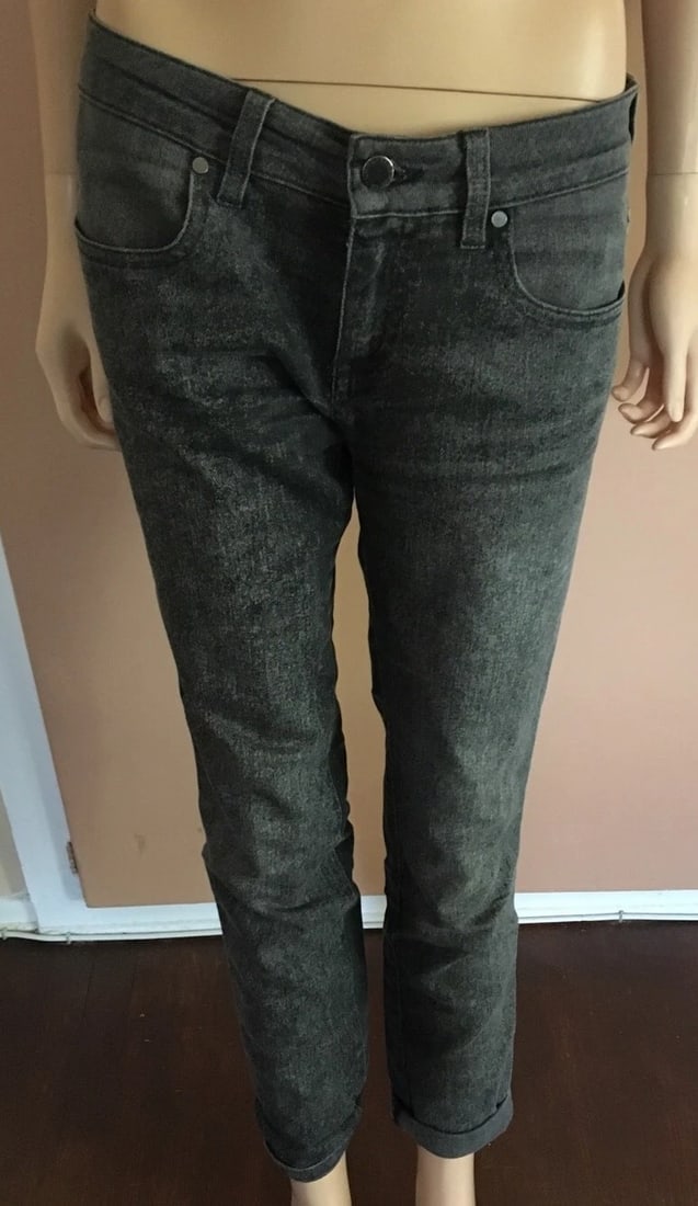 Trendy Stella McCartney Gray Jeans Size 29: Title: Trendy Stella McCartney Gray Jeans Size 29 Description: Stella McCartney Gray Cotton Blend Jeans Size 29 · Wonderful jeans that is a necessity in your collection. · The fit is